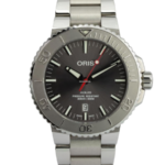 Oris Aquis Date Relief Automatisk Herrklocka 43.5 mm – Grå Urtavla med Stållänk