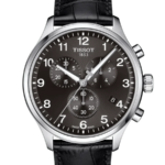 Tissot Chrono XL Classic Chronograph Herrklocka Quartz 45 mm – Svart Urtavla med Silverfärgad Boett och Svart Läderarmband